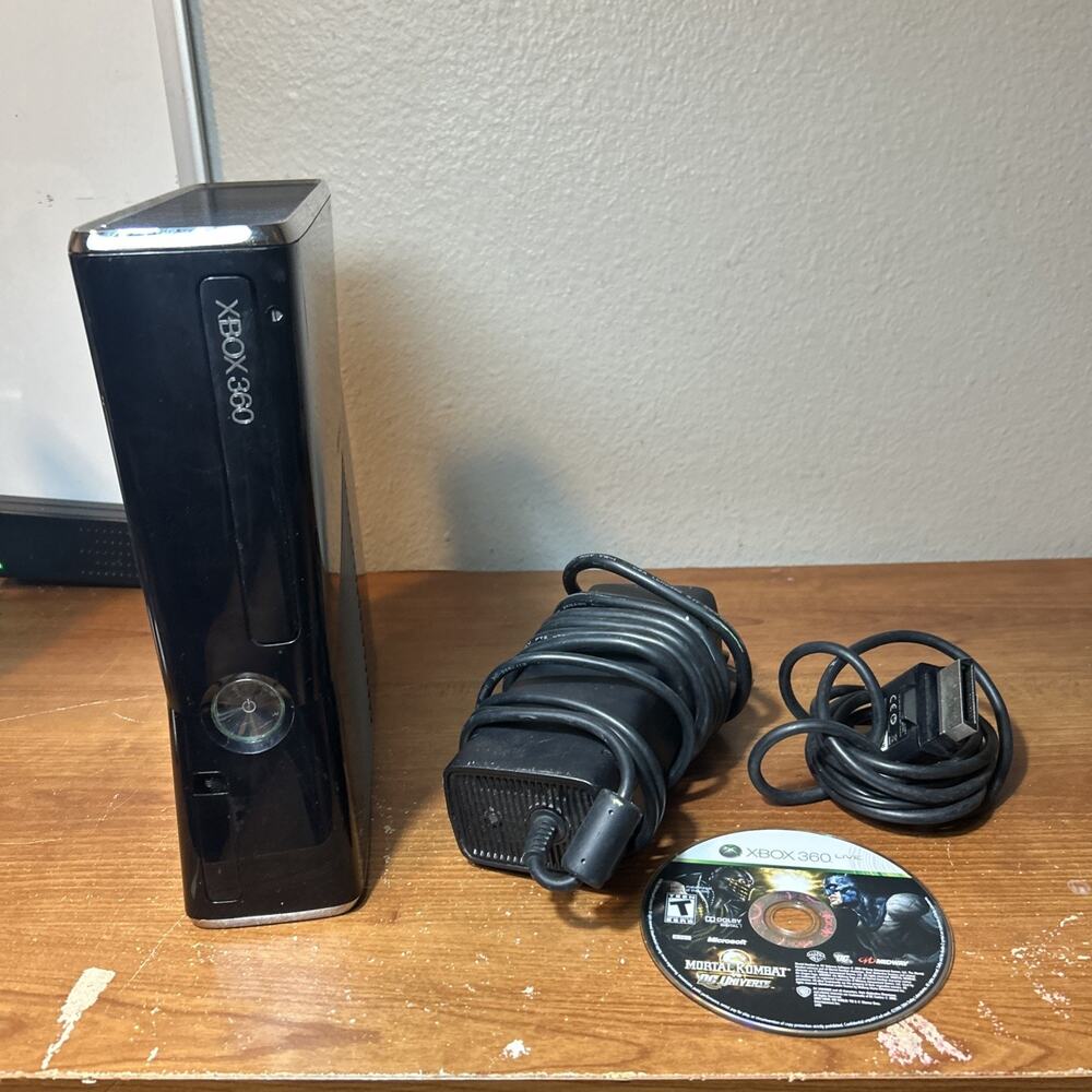 Xbox 360 S Slim 4GB Model 1439 Matte Black TESTED WORKING With Cords & Game